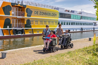 Lage waterstand op de Rijn zet De Zonnebloem vast: schip wijkt uit van Arnhem naar andere havens