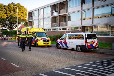 Vrouw en baby springen van balkon na mishandeling in woning Ridderkerk, 35-jarige man aangehouden