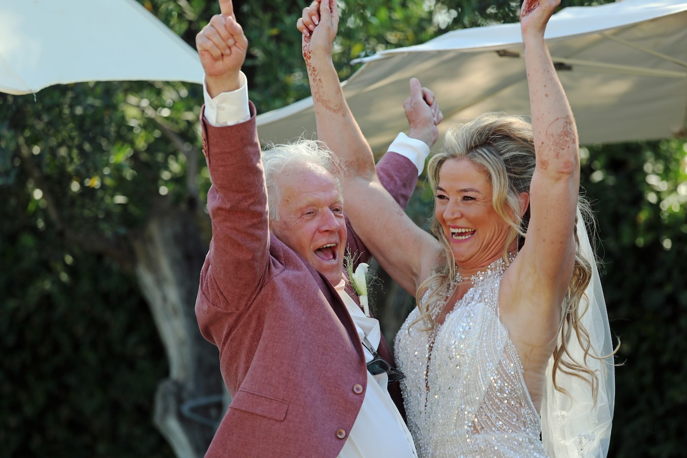 Van B&amp;B vol liefde naar een bloedheet huwelijksbootje: Albert en Joyce  zijn getrouwd | Foto | AD.nl