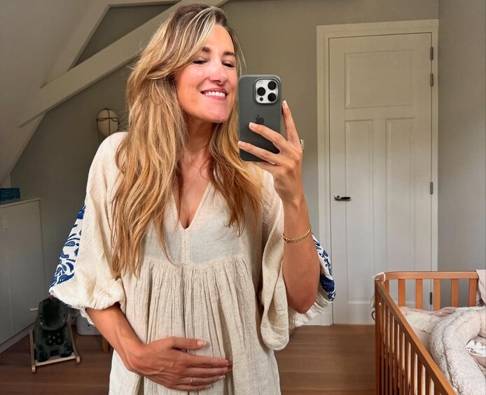 Suzan 'heel gelukkig' nu baby in haar buik een jongetje blijkt te zijn: 'Een kleine Freek' | Show | AD.nl