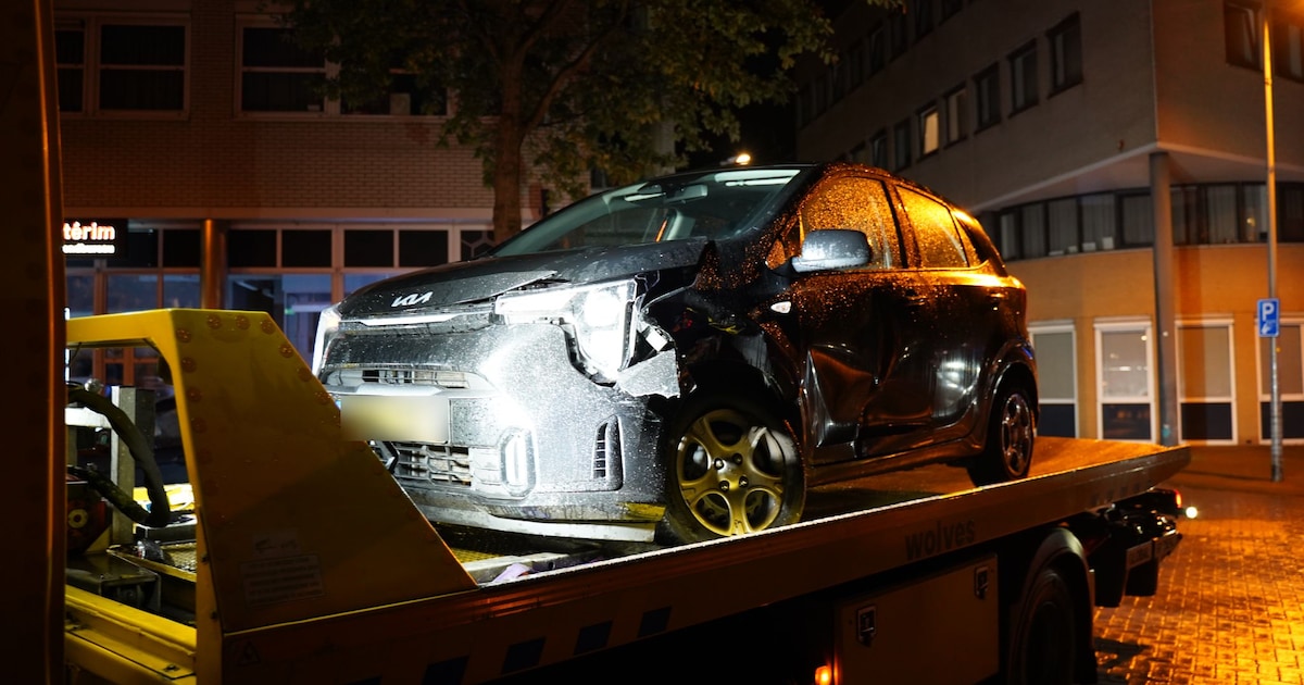 Bestuurder rijdt door na aanrijding in Apeldoorn, even later vindt de politie een lege auto langs de