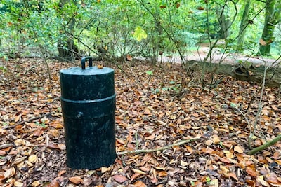 Nee, dit is geen verloren kettlebell: waarom je verspreid door Park het Engelse Werk deze buizen zie