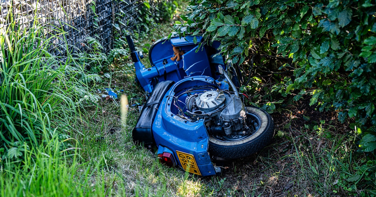Eenzijdig ongeval met scooter op N917 bij Waskemeer