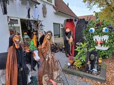 Skeletten en spinnen: we zoeken de engste halloweenhuizen van Enschede