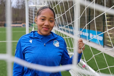 Kisha (23) ziet ook vrouwenvoetbal op Curaçao flink groeien en droomt hardop: ‘Dat motiveert mij om 