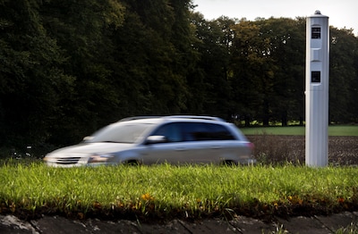 Nieuwe flitspalen op Neherkade en Rijswijkseweg moeten ongelukken voorkomen