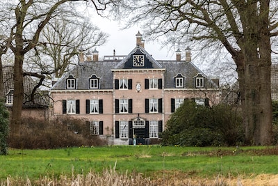 Baron leaves behind €42.8 million estate, but battle erupts between his four daughters