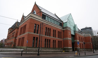 ‘Britse Gisèle Pelicot-zaak’: man staat terecht voor jarenlang laten verkrachten van eigen echtgenote