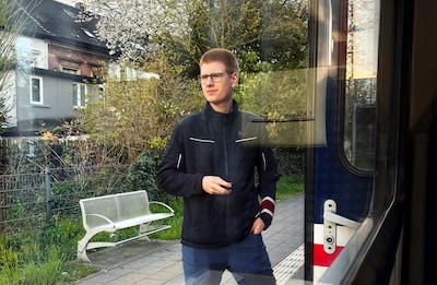 He slept on night trains for 3 years, now German Lasse is a conductor: ‘Dream job’