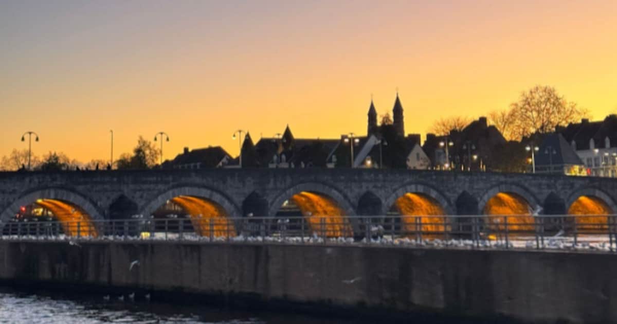 Nieuwe verlichting op Sint Servaasbrug in Maastricht