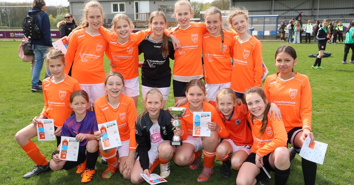 Klimop wint schooltoernooi Boxmeer en eerbetoon aan gedecoreerden Overloon