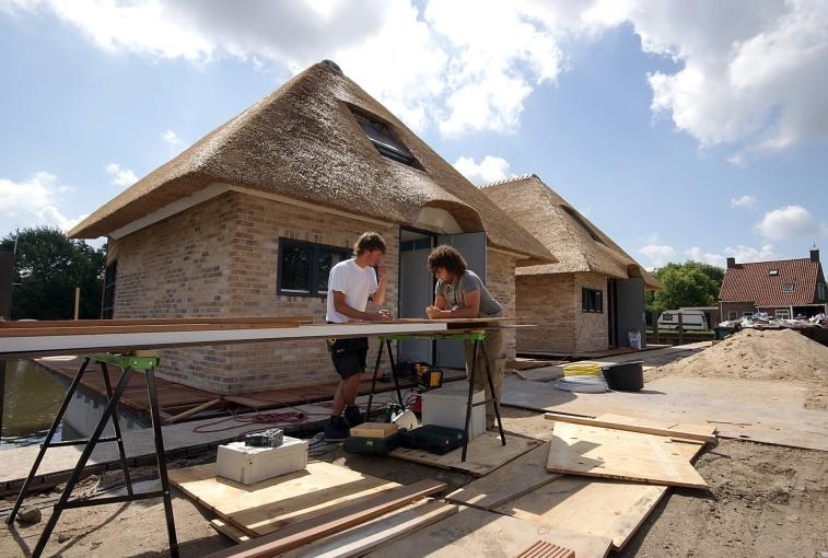 Eerste drijvende villa's in De Heen al verkocht