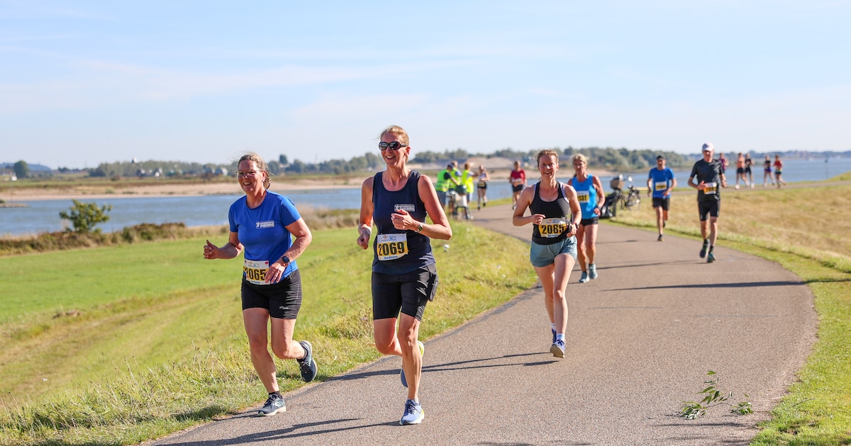 Marathon over zwaar en bijzonder parcours trekt honderden deelnemers: ‘Heel erg blij mee’