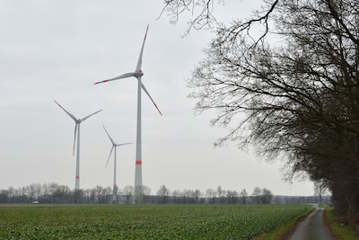 Mannen aangehouden voor inbraken en sabotage van windmolens in grensgebied