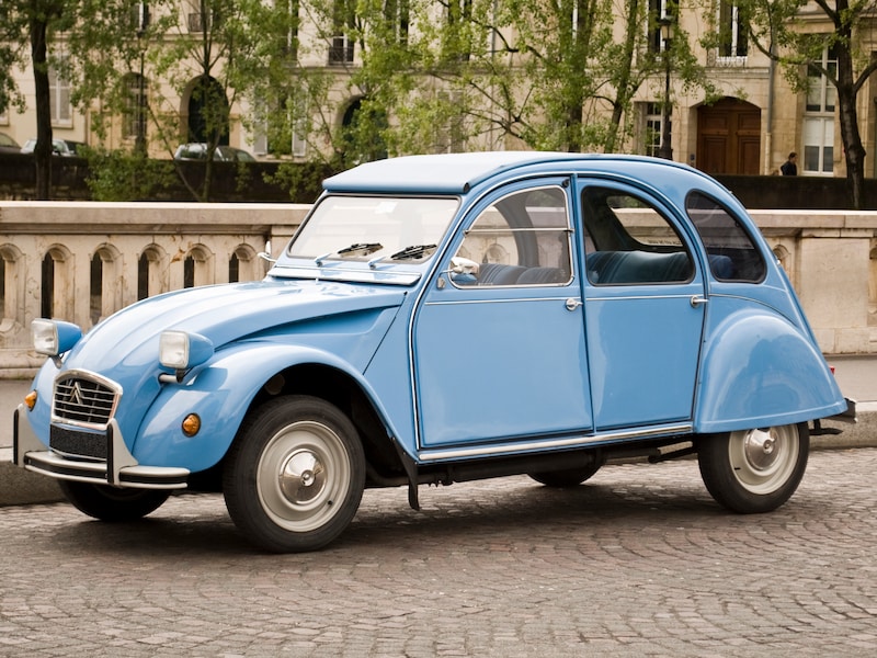 met-topsnelheid-van-496-4-kilometer-per-uur-haalt-deze-auto-de-bugatti