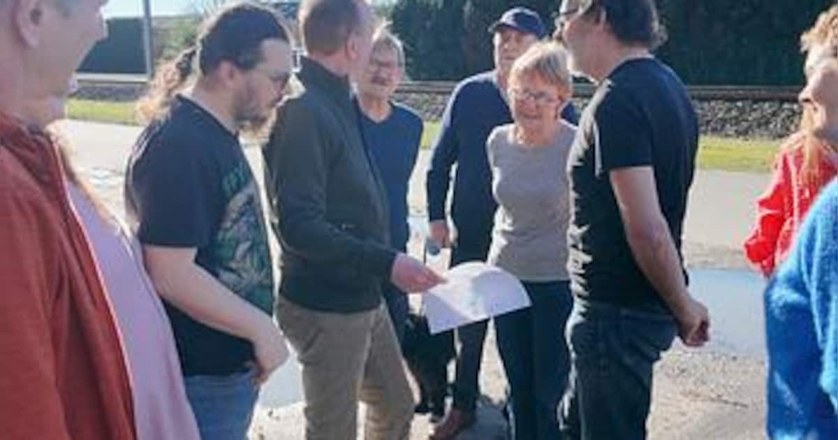 Rustplek voor buurtbewoners en passanten op hoek van de Frans Raatsstraat