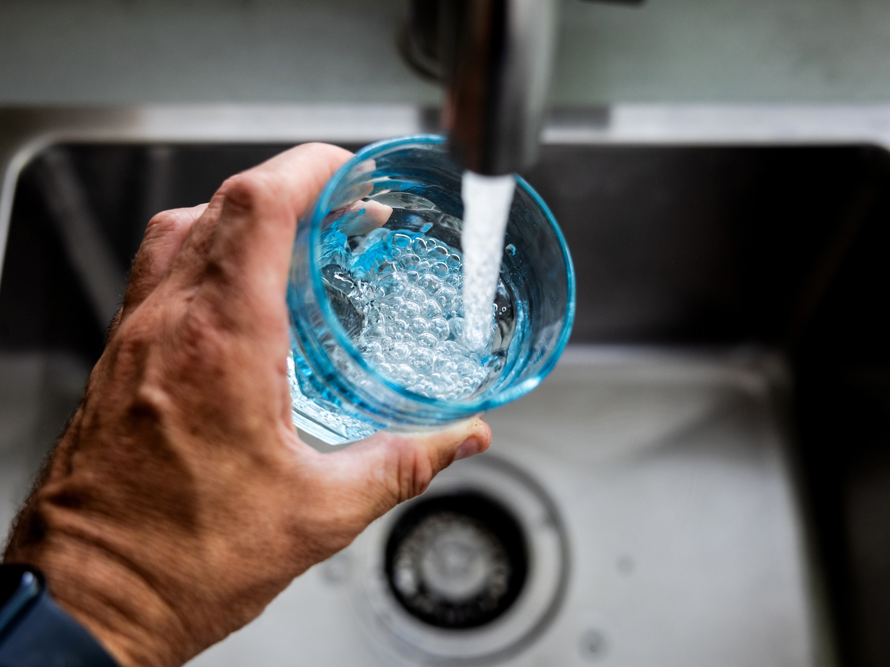Kwetsbare gezinnen met kinderen blijven zonder water zitten: ‘Onbestaanbaar in een welvarend land als Nederland’