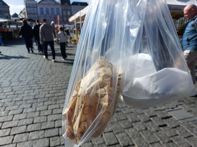 Het plastic wegwerptasje is terug van nooit weggeweest: ‘Je mag het best vaker gebruiken’
