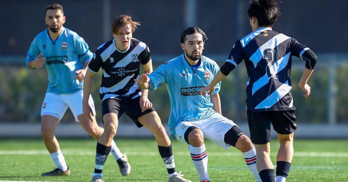 Tilburgse stadsderby zet enthousiasme tegenover geslepenheid: ‘Af en toe een keer springen om tackle