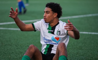 De gifbeker van dolend SVV Scheveningen lijkt bodemloos: ‘De jongetjes moeten snel mannen worden’