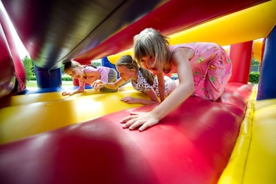 Springen, circus en dinosaurussen: Kids Fun Park komt naar Scheveningen