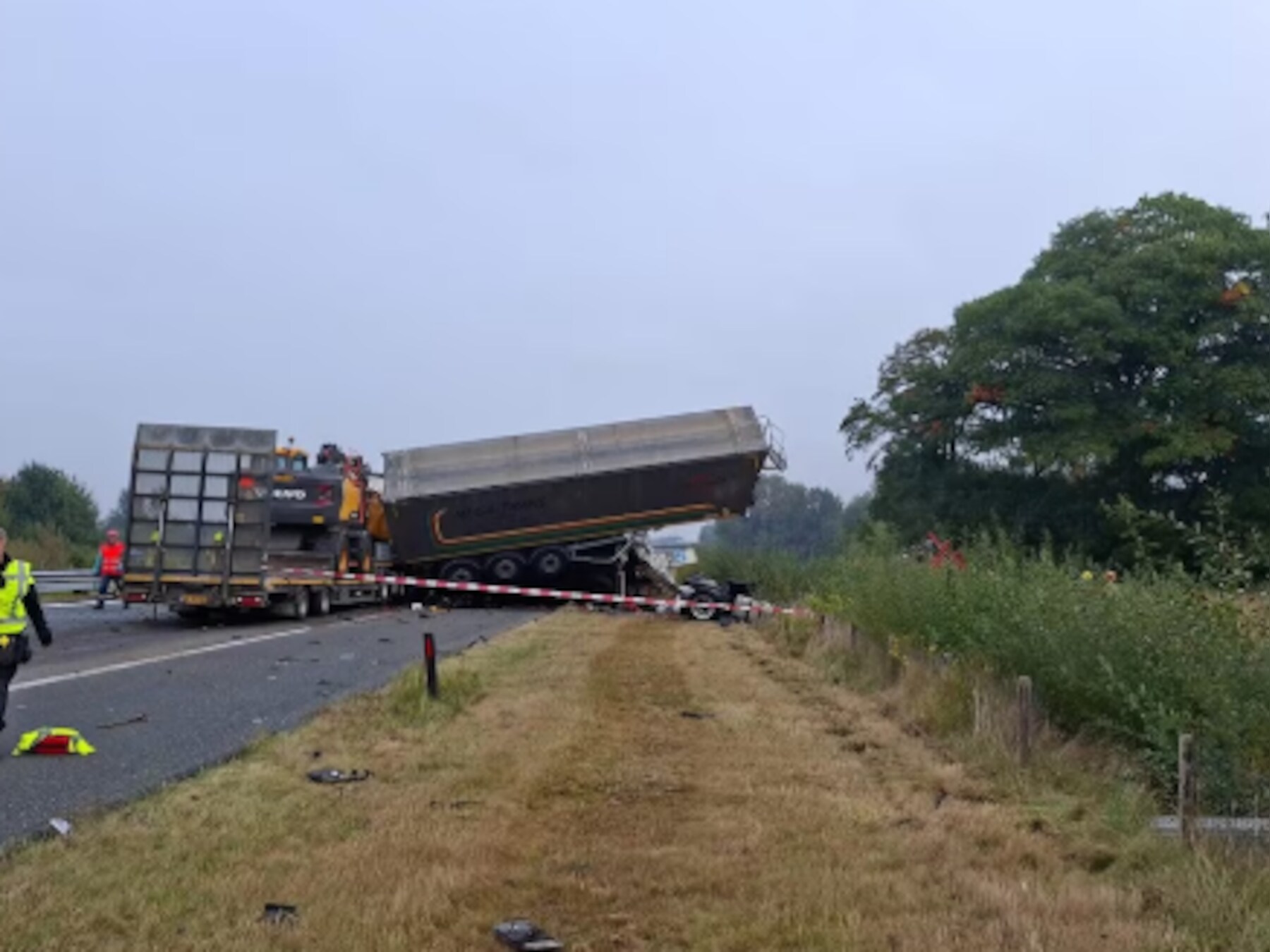 Tweede dode (29) door ongeval met vier vrachtwagens op A73 
