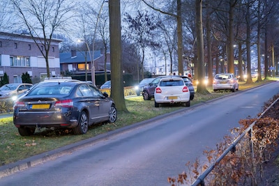 Twee auto’s botsen op elkaar in Oss
