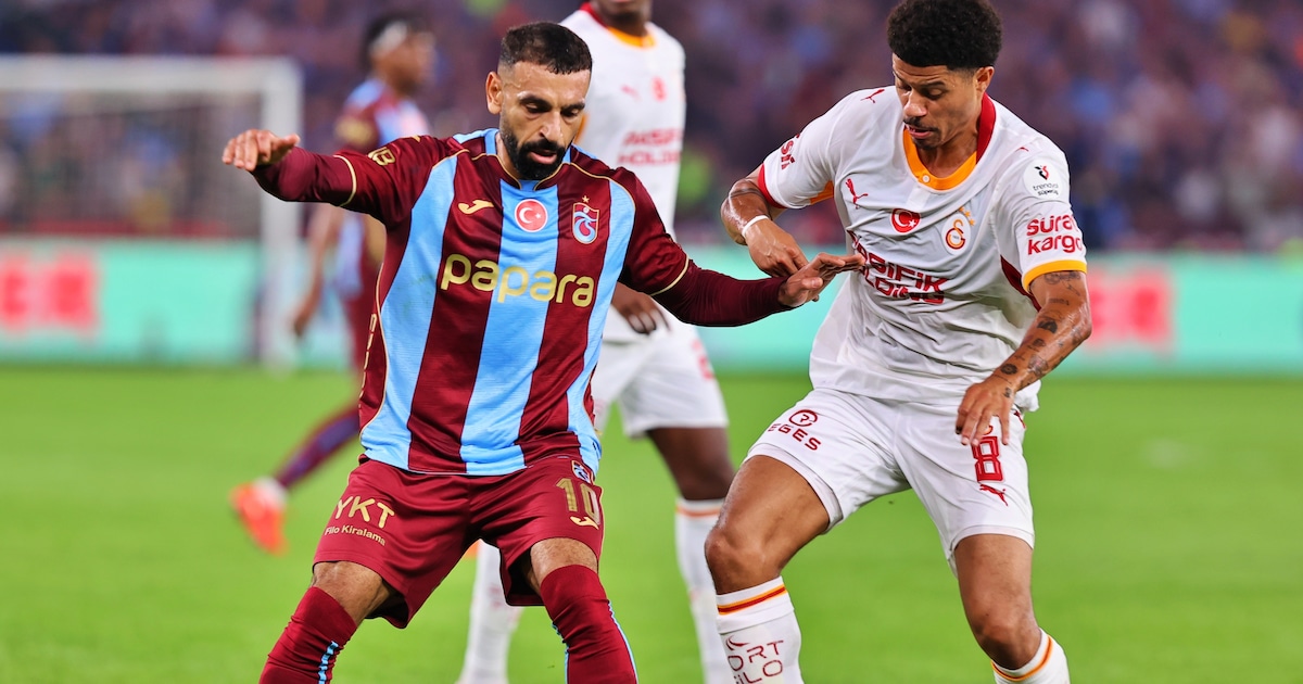 Mohamed Salah schittert met hattrick voor Trabzonspor tegen Galatasaray