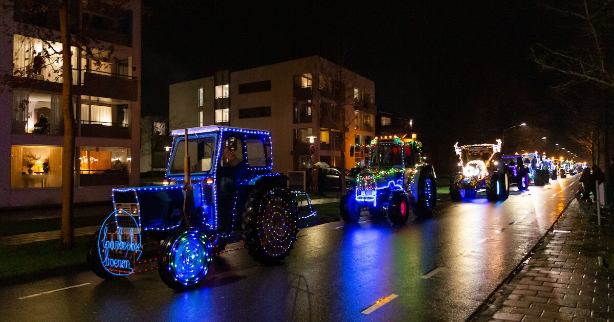 Vrijdagavond verlichte tractoroptocht door West-Friesland, kans op oponthoud