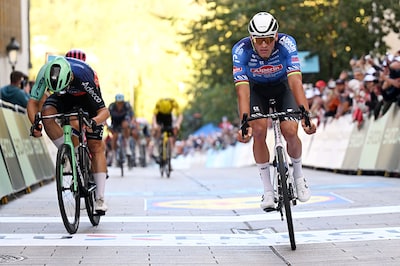 Aanval mislukt, dan maar in de sprint: Mathieu van der Poel tankt met ritzege in Luxemburg vertrouwen richting WK