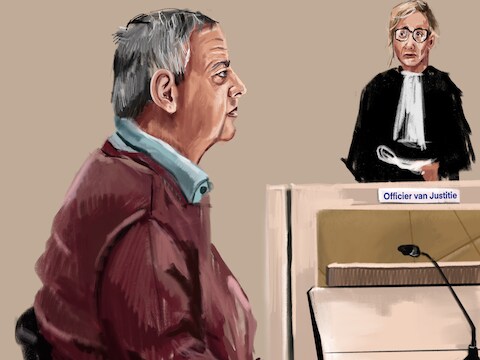 Rechtbanktekening van A.Z. Hij stond vandaag terecht in de rechtbank van Den Haag vanwege het in bezit hebben en vervaardigen van kinderporno.