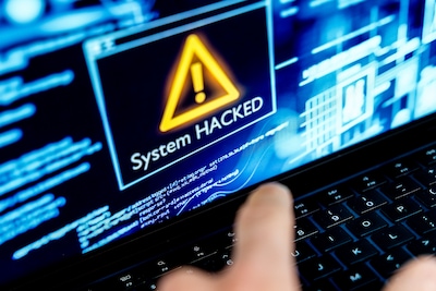 Twee Groningers blijven vastzitten voor miljoenenfraude met crypto en bankhelpdesks