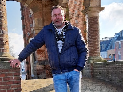 Politievader Leen was helemaal op zijn plek op werk en geinde met collega’s, maar thuis genoot hij h