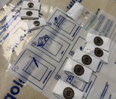 ‘Sollicitant’ in vies trainingspak valt door de mand in Best: cocaïne in onderbroek, drugsvaten in E