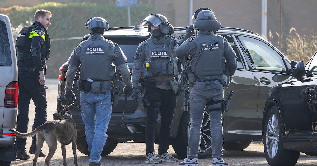 Persoon in been geschoten in Spaarndam: arrestatieteam valt woning binnen