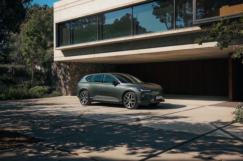 Volvo EX60 P10 AWD.