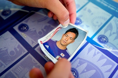 Drietal verdacht van diefstal ‘500.000 euro’ aan voetbalplaatjes: ‘Dacht dat we hielpen met verhuizing’