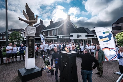 ‘Bezetter’ neemt Nederlands vrijheidsvuur mee over de Duitse grens: ‘Dit is echt iets bijzonders’