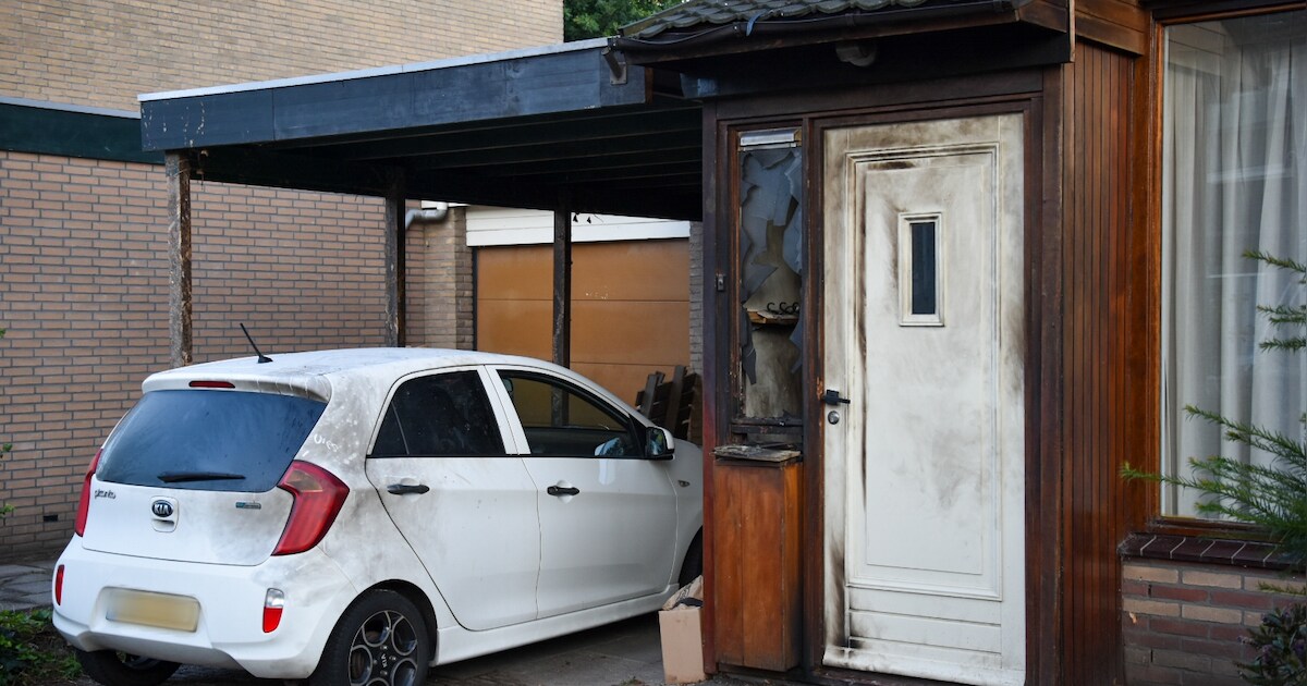 Voordeur zwaar beschadigd bij explosie op Fazantenlaan in Sint Pancras