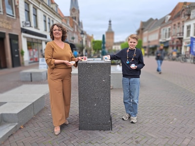 Beschilderde stenen vragen in Culemborg aandacht voor tekort aan pleeggezinnen