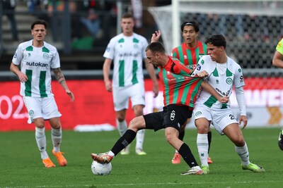 NEC komt vlak na rust op voorsprong in feestwedstrijd tegen FC Groningen