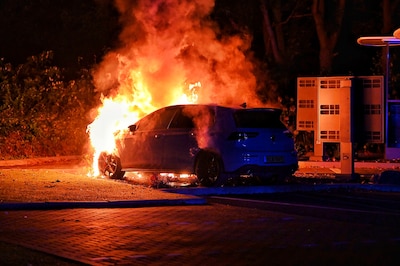 Automobilist vlucht met 250 kilometer per uur voor politie, eindigt in crash bij McDrive in Udenhout
