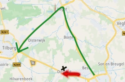 Voertuig laat groot oliespoor achter op A58 richting Tilburg, snelweg is dicht