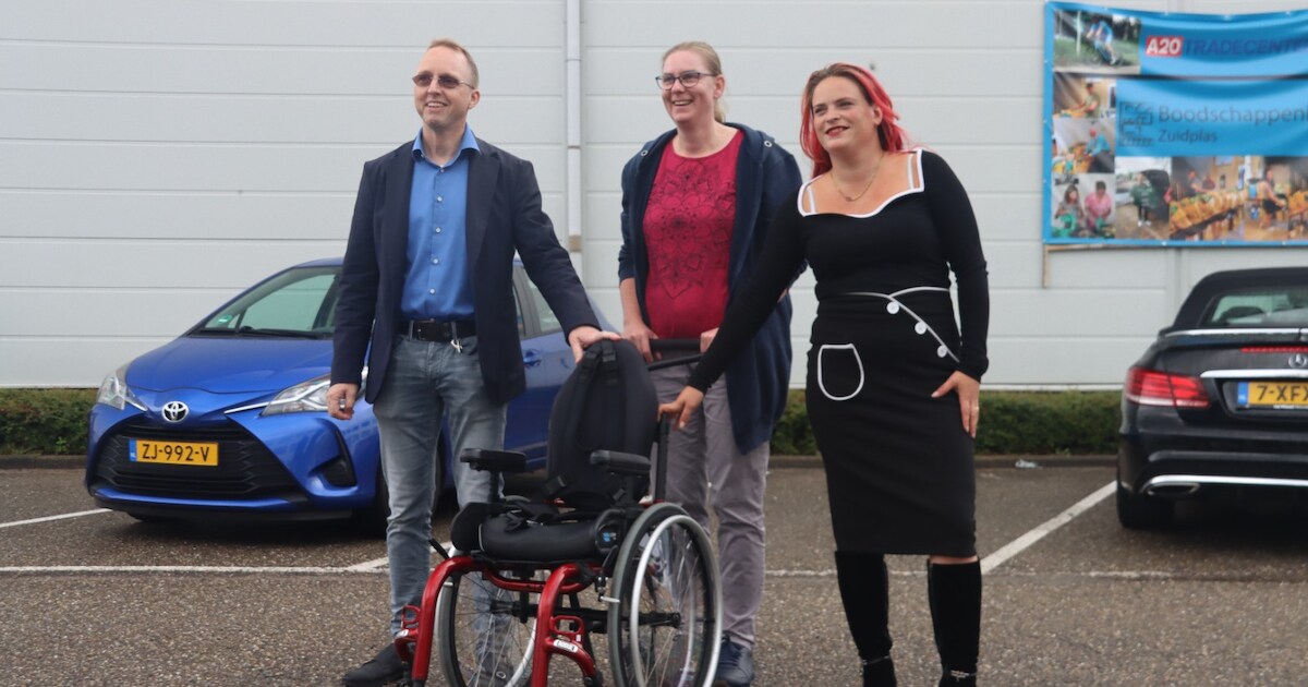 Meisje van 5 krijgt na maanden wachten tóch een rolstoel | Zuidplas | AD.nl