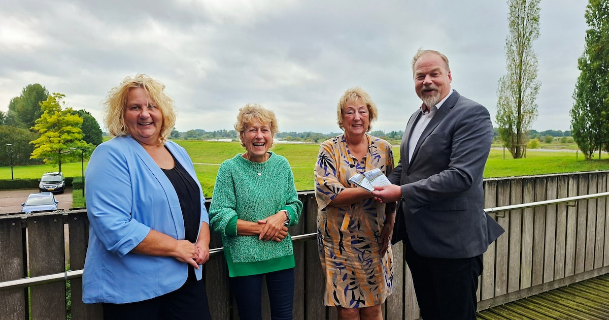 Eerste Beleefkaart Olst-Wijhe officieel gepresenteerd | Regio | AD.nl