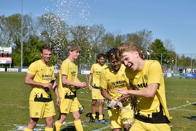 Kind van de club ziet titel van SC Woerden als beloning voor vrijwilligers: ‘Proces geweest met vall