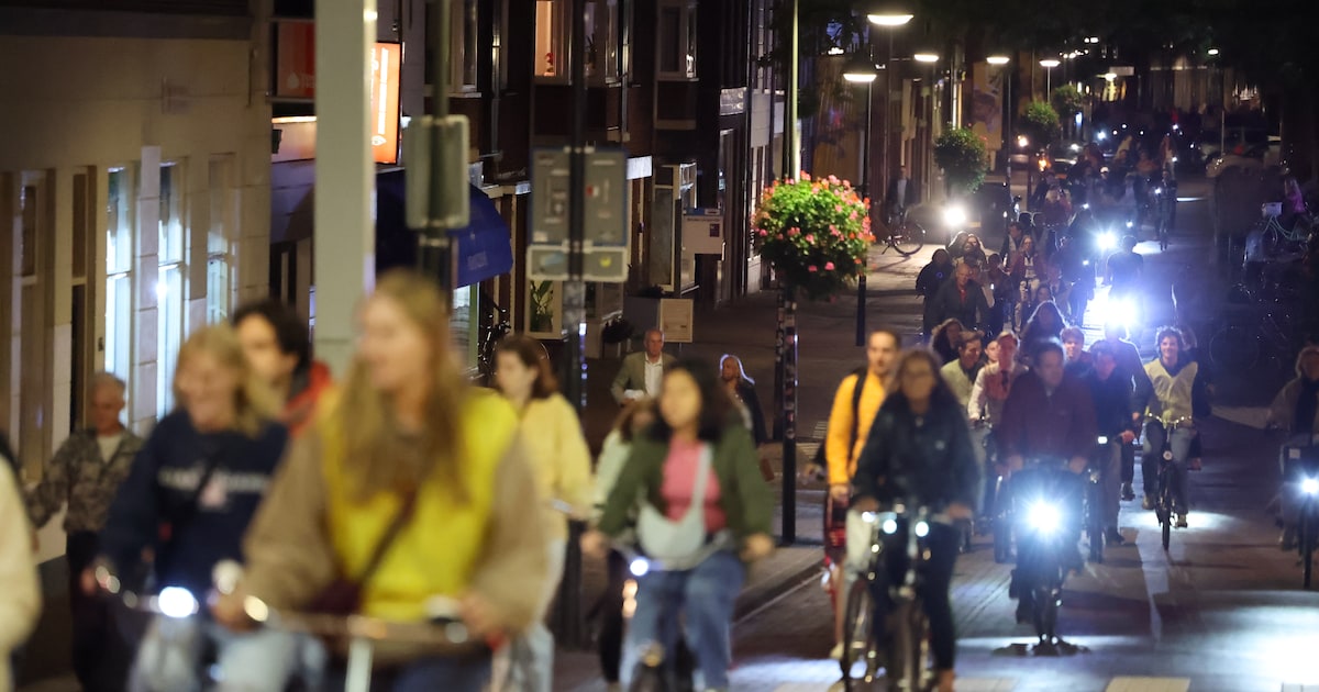 Honderden mensen bij fietsprotest in Delft na aanrandingen: ‘Dit laat zien hoeveel draagvlak er is’