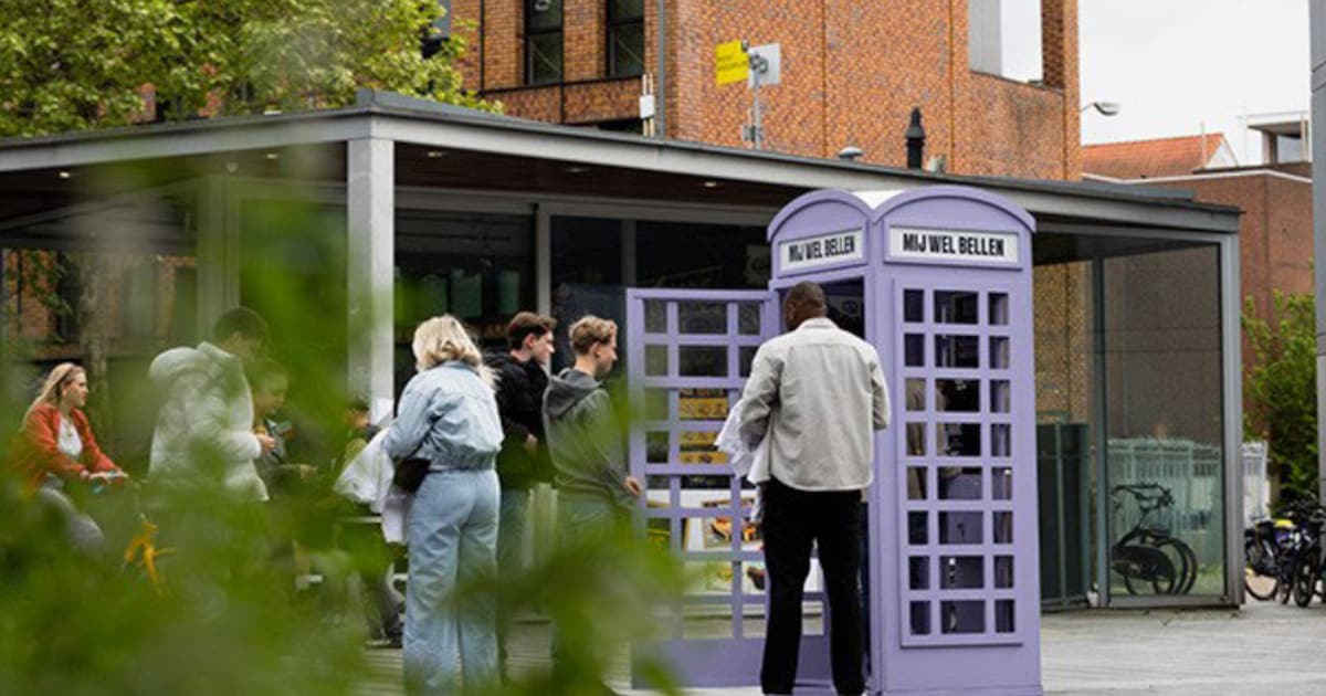 Paarse Telefooncel in Tilburg Zet Zicht op Mentale Gezondheid