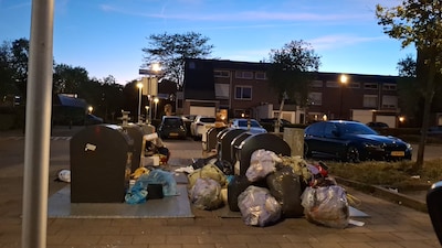 Pinksteren is ‘dumpweekeinde’: milieu-eilanden in Hengelo liggen bomvol