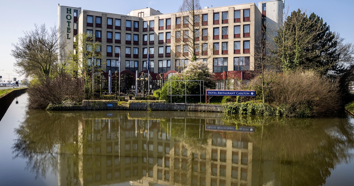 Beheer van Carlton Hotel voor statushouders gaat flink op de schop: gemeenteraad wil einde aan verli